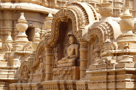 कला-वैभव के प्रतीक जैसलमेर के जैन-मंदिर
