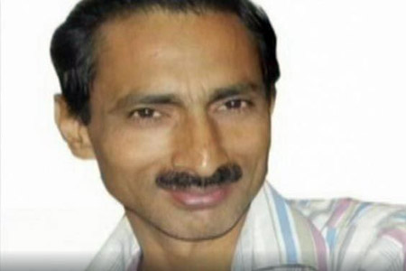 पत्रकार की हत्या: उच्चतम न्यायालय ने सीबीआई जांच की मांग पर केंद्र, उप्र से जवाब मांगा